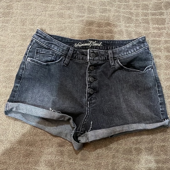 Universal Threads high rise shortie - Picture 7 of 7